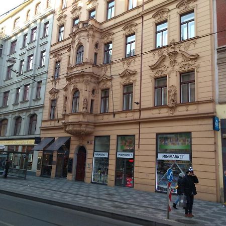 Capital Apartments Praha Bagian luar foto