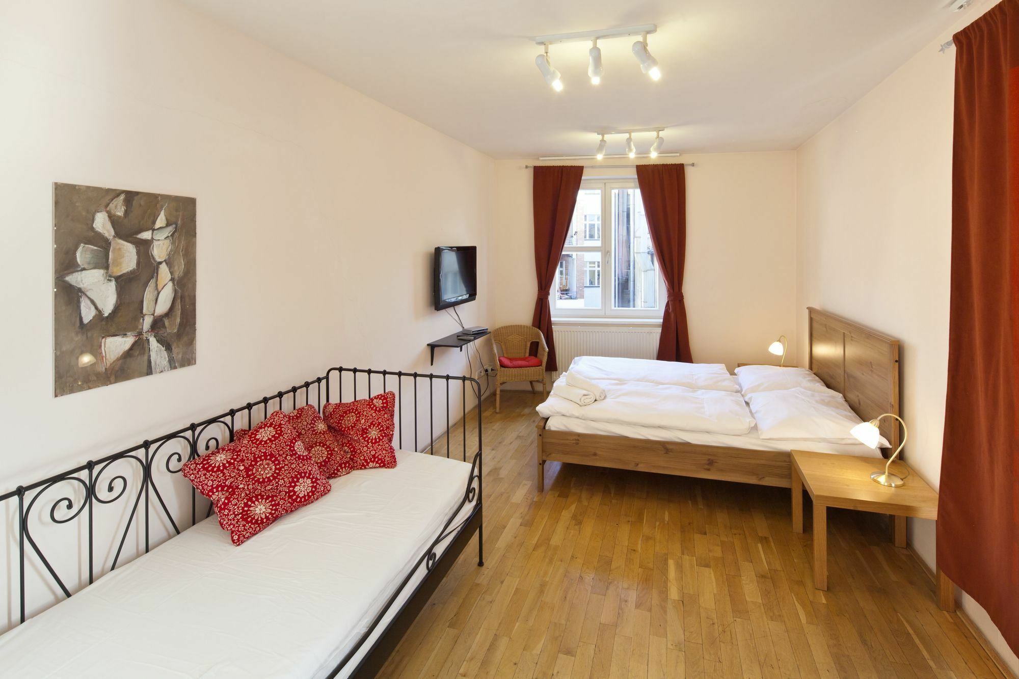 Capital Apartments Praha Bagian luar foto