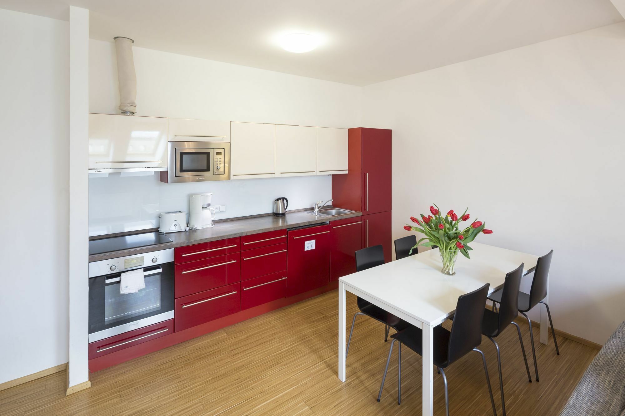 Capital Apartments Praha Bagian luar foto