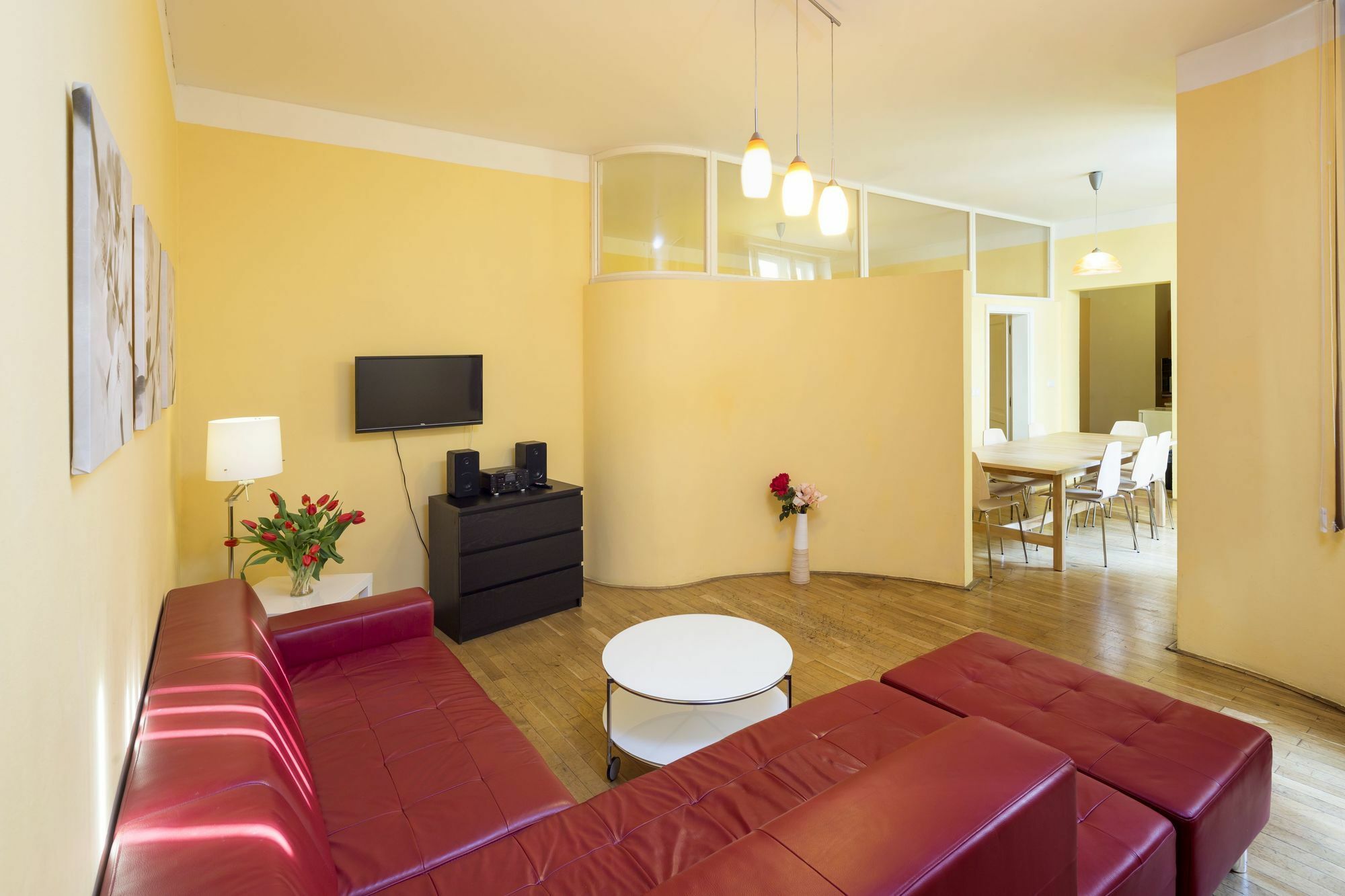 Capital Apartments Praha Bagian luar foto