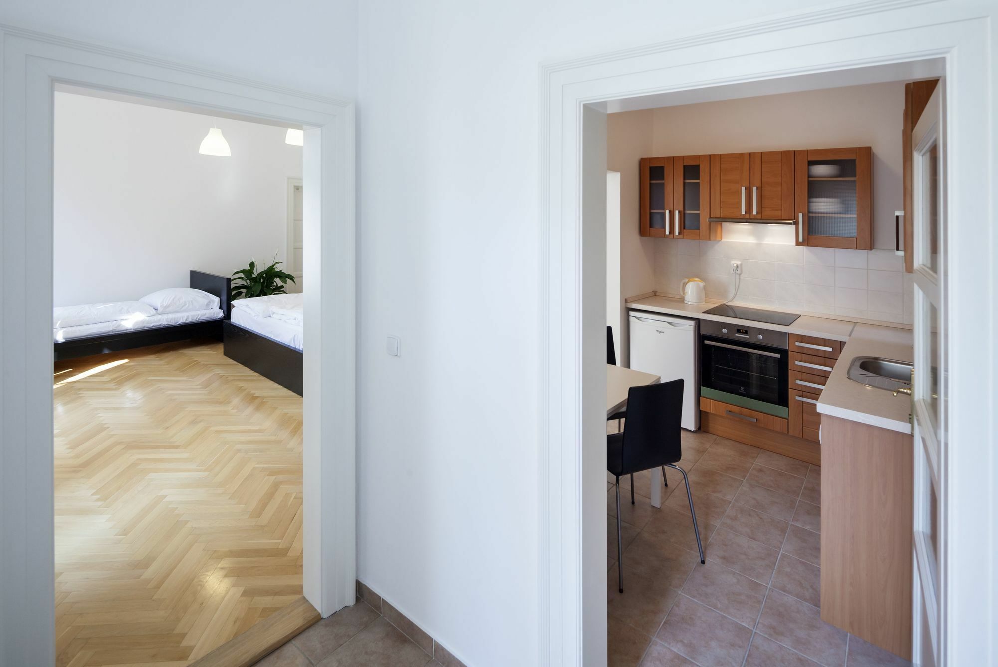 Capital Apartments Praha Bagian luar foto